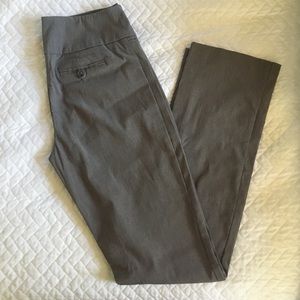NWOT Reitmans Petite Grey Straight Leg Dress Pants
